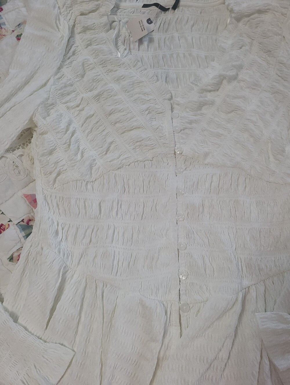 By Anthropologie Long-Sleeve Smocked V-Neck Top Large NWT - Picture 3 of 7